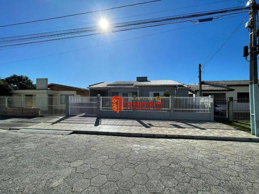 Casa com 4 quartos à venda, 429m2 em Ararangua - SC - imagem 4 Foto 4 de Casa com 4 quartos à venda, 429m2 em Ararangua - SC