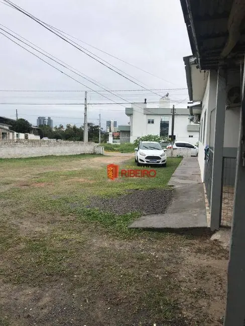 Casa com 3 quartos à venda, 1225m2 em Cidade Alta, Ararangua - SC - imagem 9 Foto 9 de Casa com 3 quartos à venda, 1225m2 em Cidade Alta, Ararangua - SC