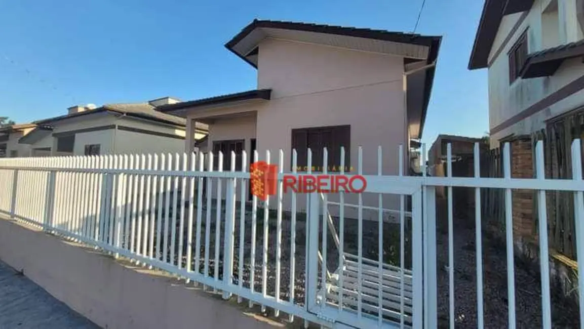 Casa com 3 quartos à venda, 300m2 em Balneario Arroio Do Silva - SC - imagem 4 Foto 4 de Casa com 3 quartos à venda, 300m2 em Balneario Arroio Do Silva - SC