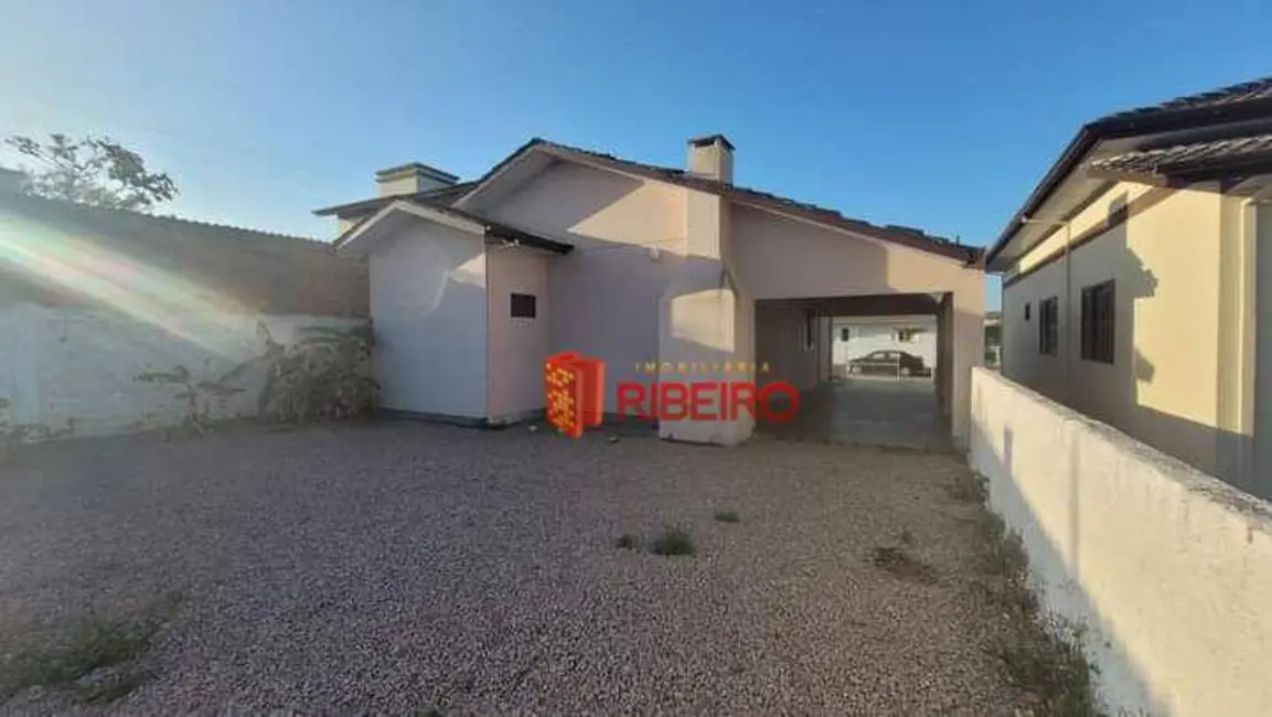 Casa com 3 quartos à venda, 300m2 em Balneario Arroio Do Silva - SC - imagem 6 Foto 6 de Casa com 3 quartos à venda, 300m2 em Balneario Arroio Do Silva - SC