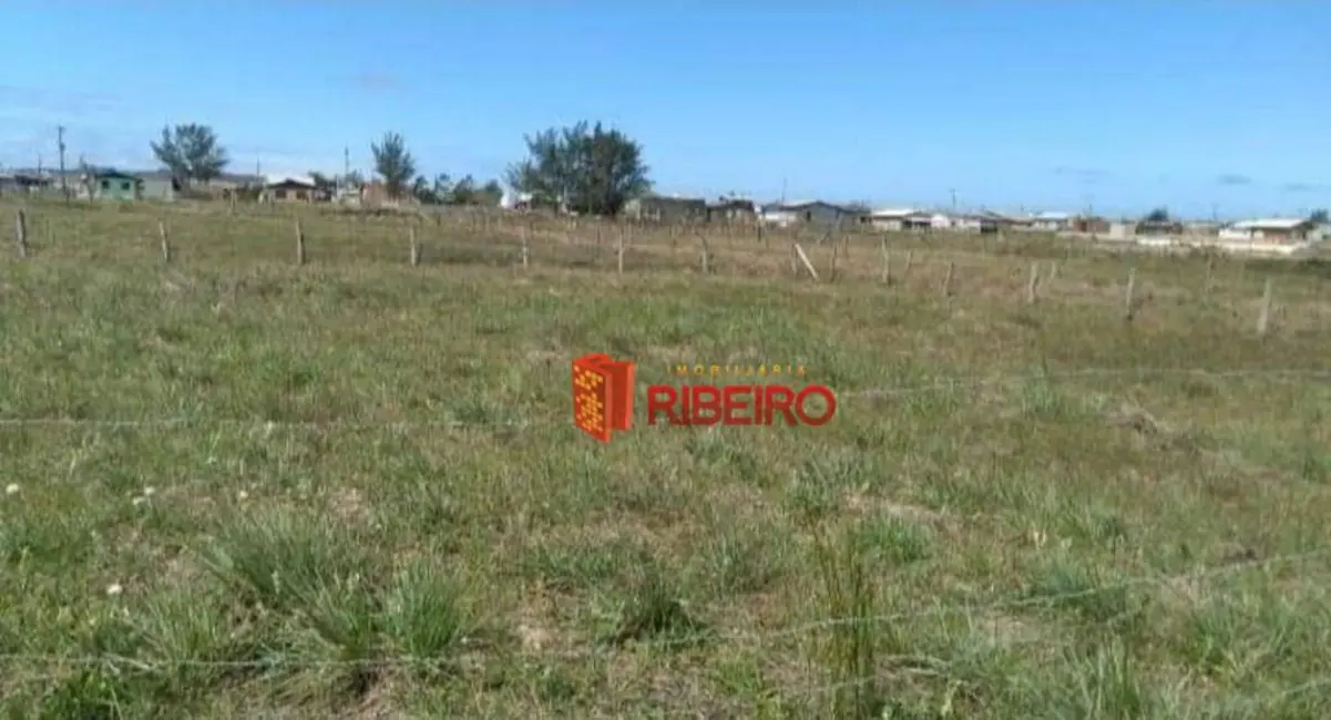 Foto 1 de Terreno / Lote à venda, 300m2 em Balneario Arroio Do Silva - SC