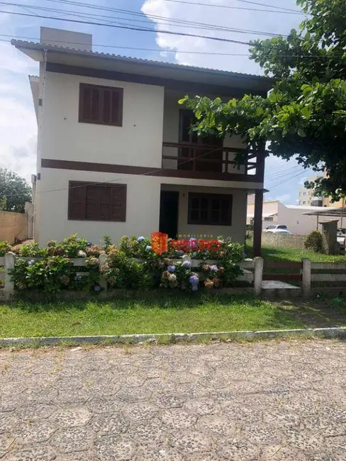 Foto 2 de Casa com 5 quartos à venda, 450m2 em Centro, Balneario Arroio Do Silva - SC