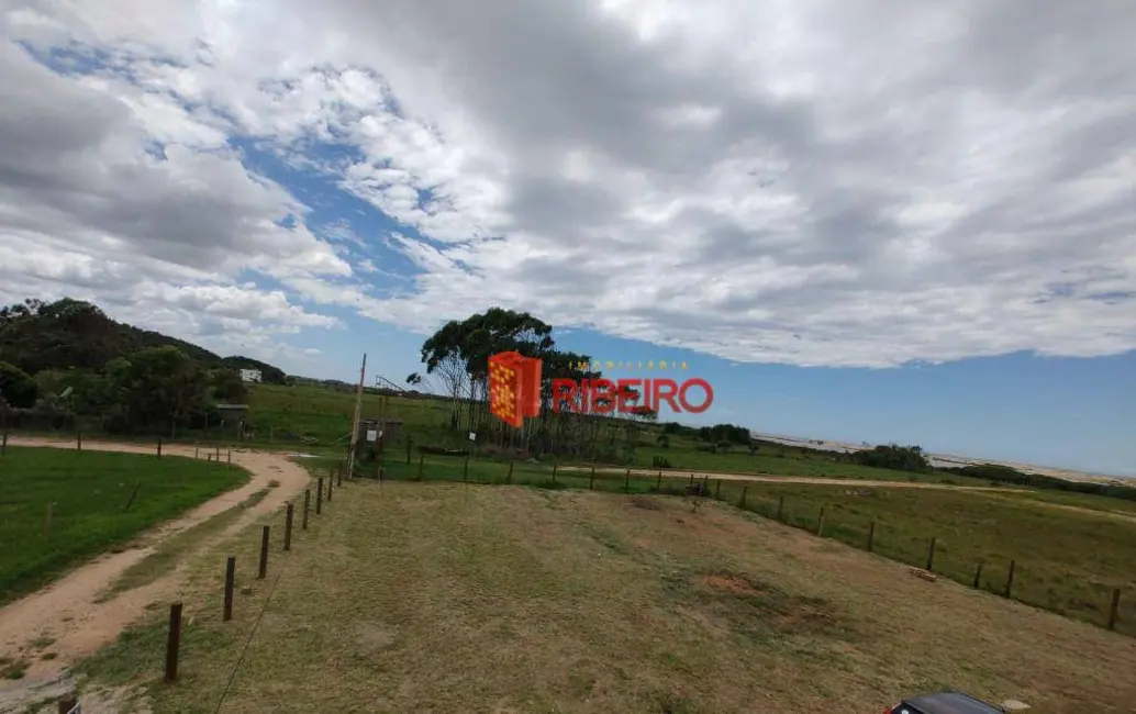 Foto 1 de Terreno / Lote à venda, 686m2 em Ararangua - SC