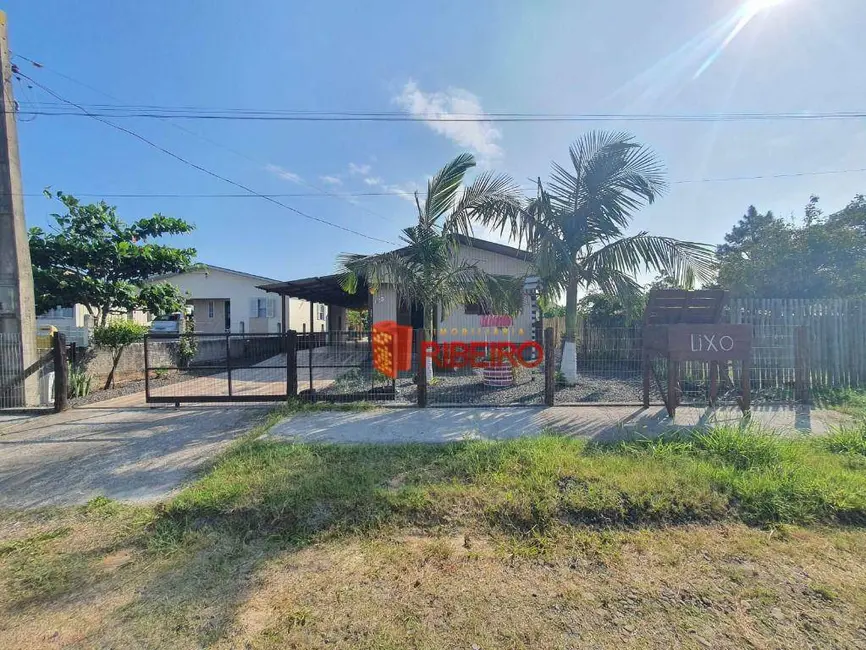 Foto 2 de Casa com 3 quartos à venda, 408m2 em Balneario Arroio Do Silva - SC