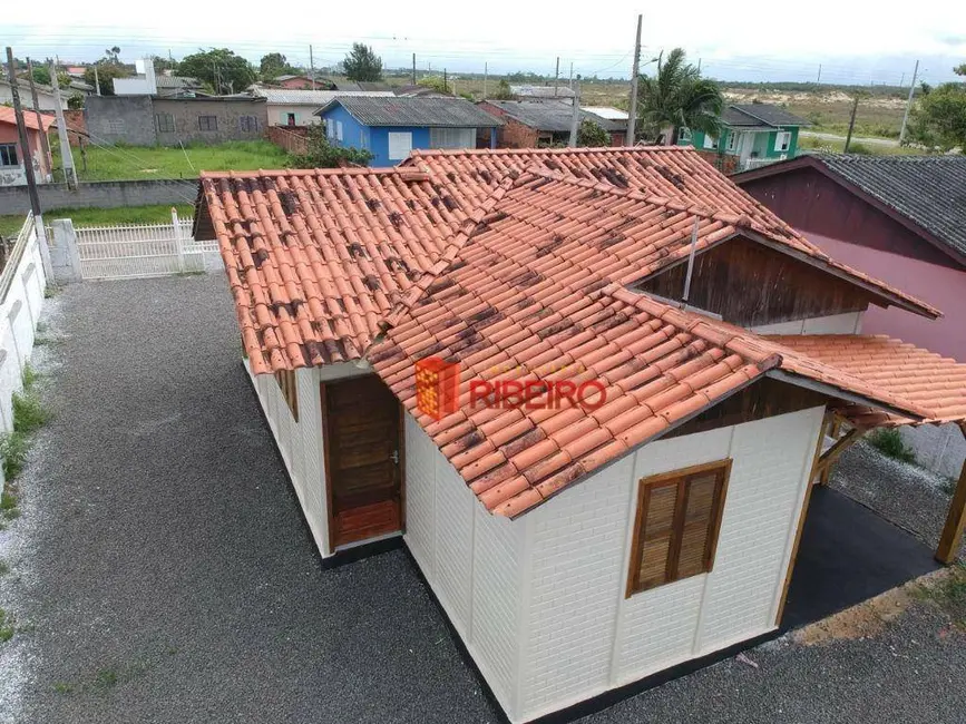 Foto 4 de Casa com 3 quartos à venda, 300m2 em Balneario Arroio Do Silva - SC