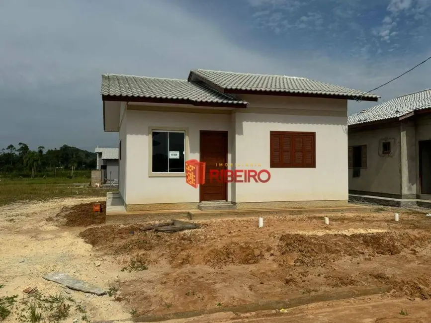 Foto 1 de Casa com 2 quartos à venda, 300m2 em Coloninha, Ararangua - SC