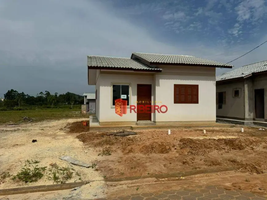 Foto 2 de Casa com 2 quartos à venda, 300m2 em Coloninha, Ararangua - SC
