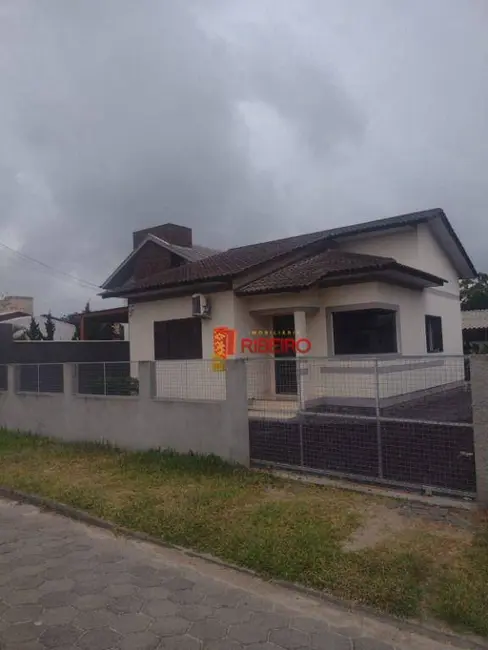 Foto 1 de Casa com 3 quartos à venda, 73m2 em Lagoão, Ararangua - SC