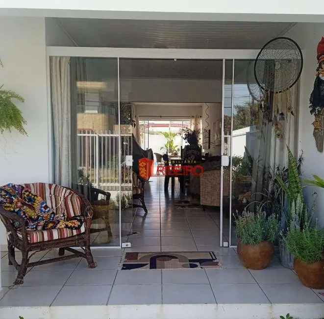 Foto 4 de Casa com 3 quartos à venda, 300m2 em Balneario Arroio Do Silva - SC