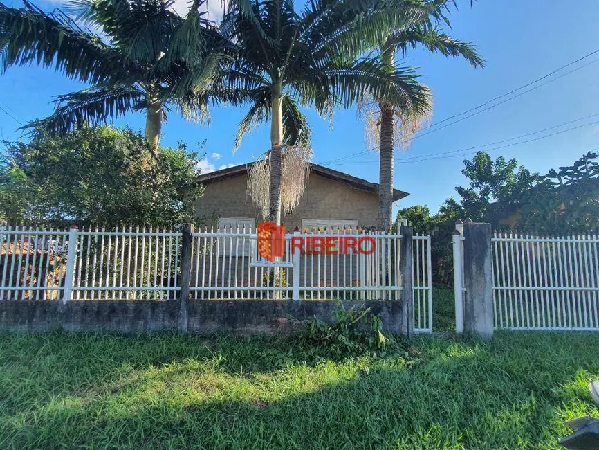 Foto 1 de Casa com 3 quartos à venda, 300m2 em Polícia Rodoviária, Ararangua - SC