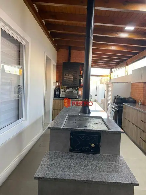 Casa de Condomínio com 3 quartos à venda, 339m2 em Ararangua - SC - imagem 5 Foto 5 de Casa de Condomínio com 3 quartos à venda, 339m2 em Ararangua - SC