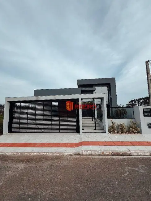 Casa com 3 quartos à venda, 300m2 em Ararangua - SC - imagem 3 Foto 3 de Casa com 3 quartos à venda, 300m2 em Ararangua - SC