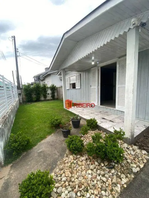 Foto 1 de Casa com 3 quartos à venda, 16m2 em Coloninha, Ararangua - SC