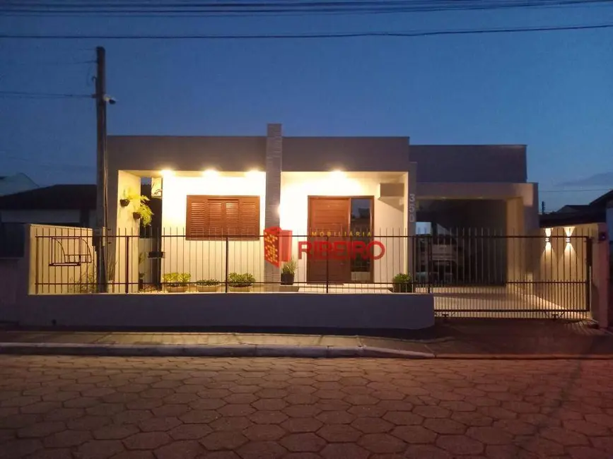 Foto 1 de Casa com 3 quartos à venda, 360m2 em Urussanguinha, Ararangua - SC
