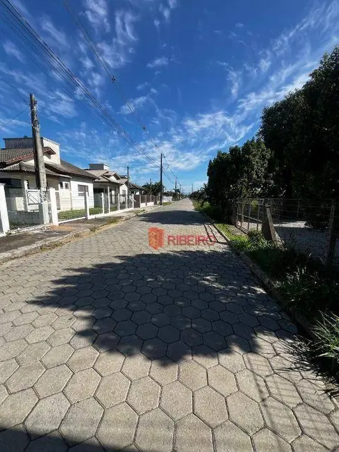 Casa com 3 quartos à venda, 250m2 em Ararangua - SC - imagem 3 Foto 3 de Casa com 3 quartos à venda, 250m2 em Ararangua - SC