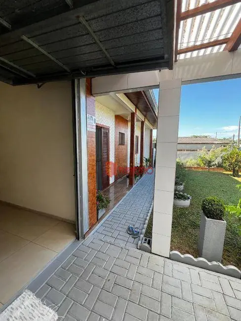 Casa com 3 quartos à venda, 250m2 em Ararangua - SC - imagem 5 Foto 5 de Casa com 3 quartos à venda, 250m2 em Ararangua - SC