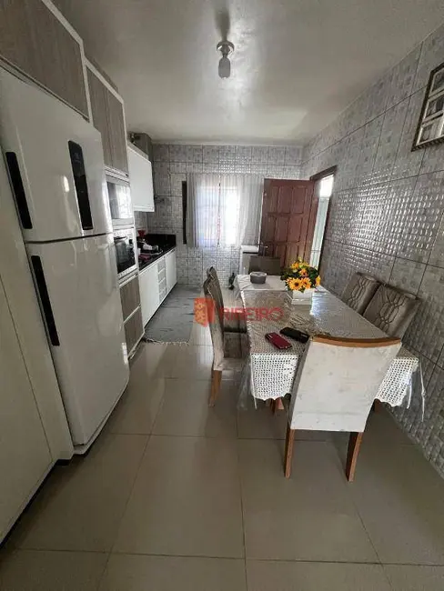 Casa com 3 quartos à venda, 250m2 em Ararangua - SC - imagem 2 Foto 2 de Casa com 3 quartos à venda, 250m2 em Ararangua - SC