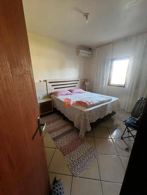 Casa com 3 quartos à venda, 250m2 em Ararangua - SC - imagem 8 Foto 8 de Casa com 3 quartos à venda, 250m2 em Ararangua - SC