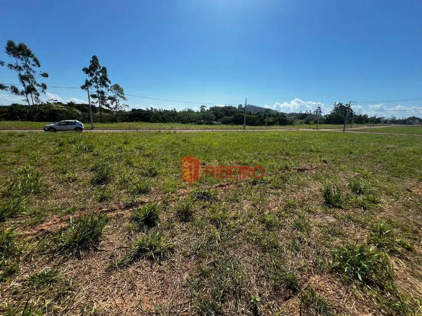 Foto 2 de Terreno / Lote à venda, 300m2 em Ararangua - SC
