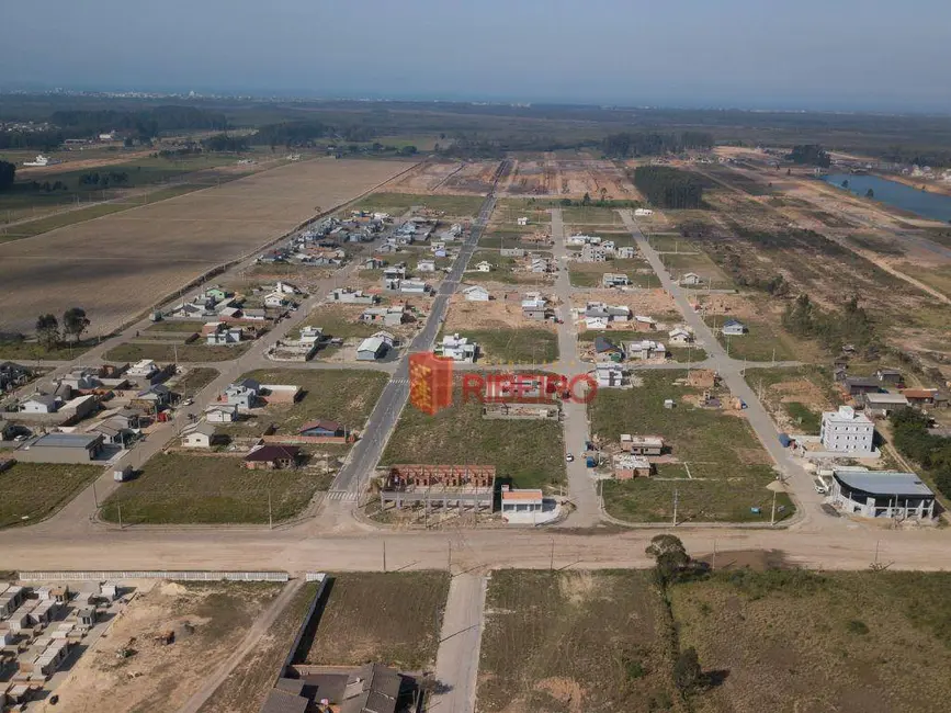 Foto 1 de Terreno / Lote à venda, 300m2 em Lagoão, Ararangua - SC