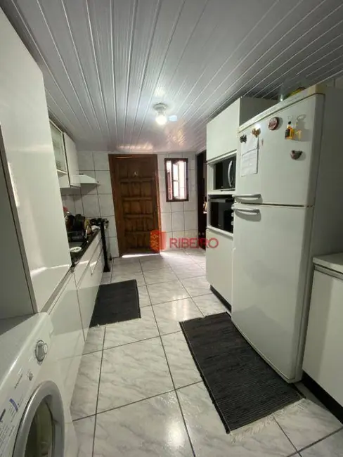 Casa com 3 quartos à venda, 240m2 em Aeroporto, Ararangua - SC - imagem 4 Foto 4 de Casa com 3 quartos à venda, 240m2 em Aeroporto, Ararangua - SC