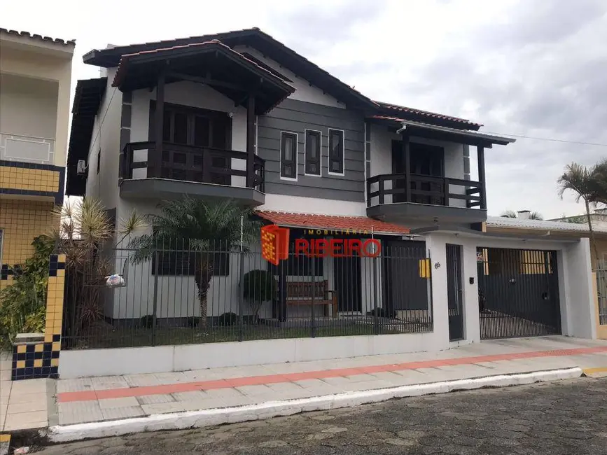 Foto 4 de Casa com 6 quartos à venda, 540m2 em Urussanguinha, Ararangua - SC