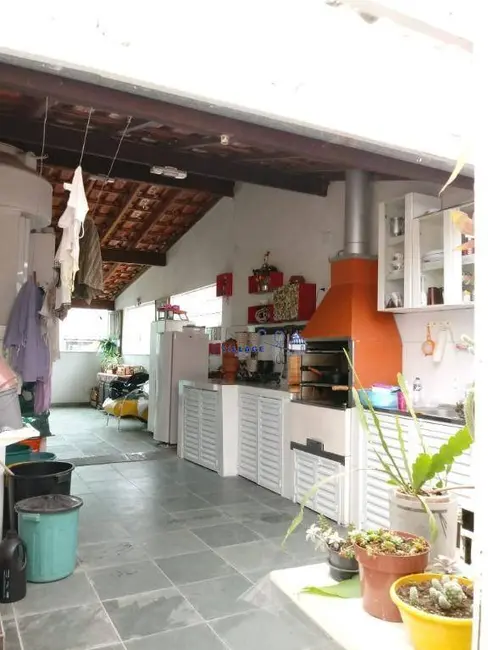 Sobrado com 4 quartos à venda, 70m2 em Jardim Mangalot, São Paulo - SP - imagem 6 Foto 6 de Sobrado com 4 quartos à venda, 70m2 em Jardim Mangalot, São Paulo - SP