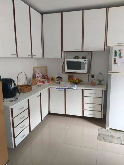 Foto 3 de Sobrado com 3 quartos à venda, 300m2 em Ayrosa, Osasco - SP