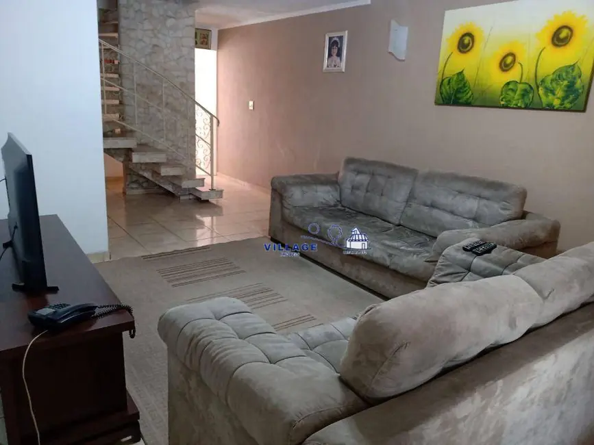 Foto 2 de Sobrado com 2 quartos à venda, 150m2 em Vila Clarice, São Paulo - SP