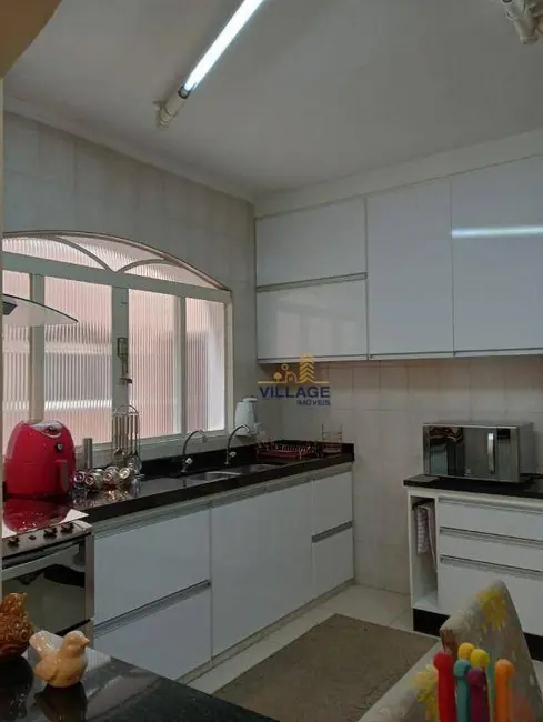 Sobrado com 3 quartos à venda, 255m2 em Jardim Marisa, São Paulo - SP - imagem 4 Foto 4 de Sobrado com 3 quartos à venda, 255m2 em Jardim Marisa, São Paulo - SP