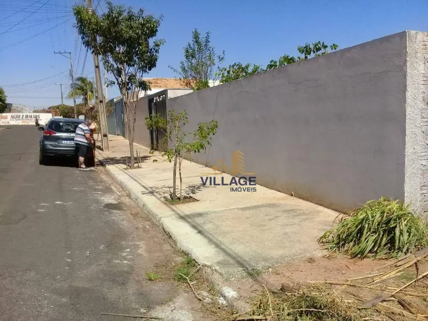Foto 2 de Terreno / Lote à venda, 330m2 em Centro, Urupes - SP