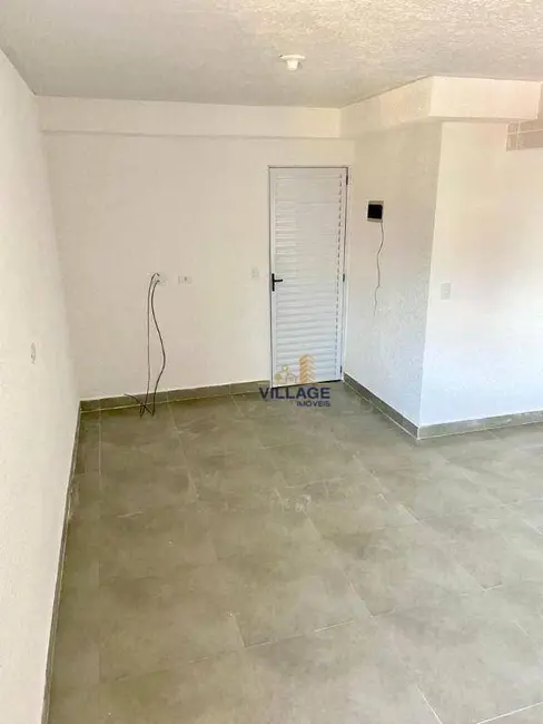 Foto 4 de Apartamento com 2 quartos para alugar, 42m2 em Jardim Mangalot, São Paulo - SP