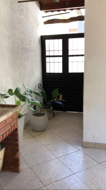 Sobrado com 3 quartos à venda, 200m2 em Jardim Marisa, São Paulo - SP - imagem 8 Foto 8 de Sobrado com 3 quartos à venda, 200m2 em Jardim Marisa, São Paulo - SP