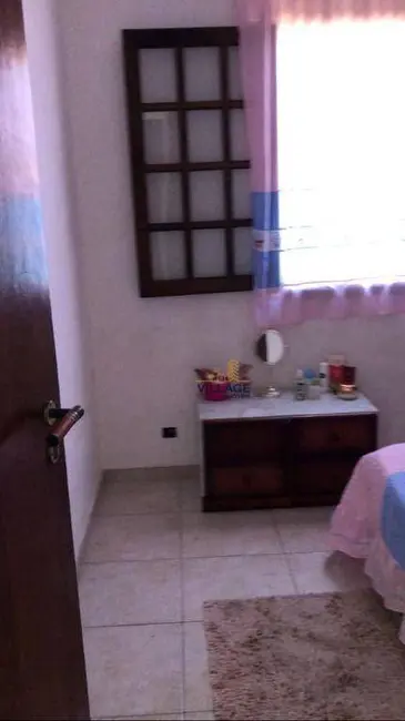 Sobrado com 3 quartos à venda, 200m2 em Jardim Marisa, São Paulo - SP - imagem 4 Foto 4 de Sobrado com 3 quartos à venda, 200m2 em Jardim Marisa, São Paulo - SP
