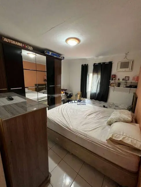 Sobrado com 3 quartos à venda, 150m2 em Jardim Regina, São Paulo - SP - imagem 8 Foto 8 de Sobrado com 3 quartos à venda, 150m2 em Jardim Regina, São Paulo - SP