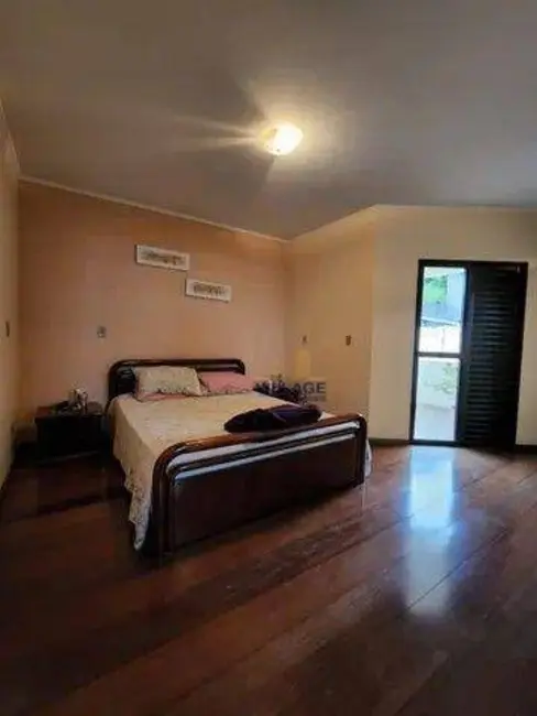 Sobrado com 4 quartos à venda, 300m2 em Vila Osasco, Osasco - SP - imagem 8 Foto 8 de Sobrado com 4 quartos à venda, 300m2 em Vila Osasco, Osasco - SP