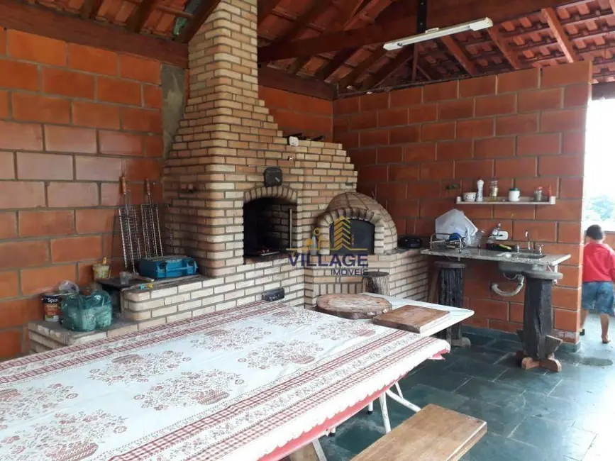 Chácara com 3 quartos à venda, 2000m2 em Mairinque - SP - imagem 5 Foto 5 de Chácara com 3 quartos à venda, 2000m2 em Mairinque - SP