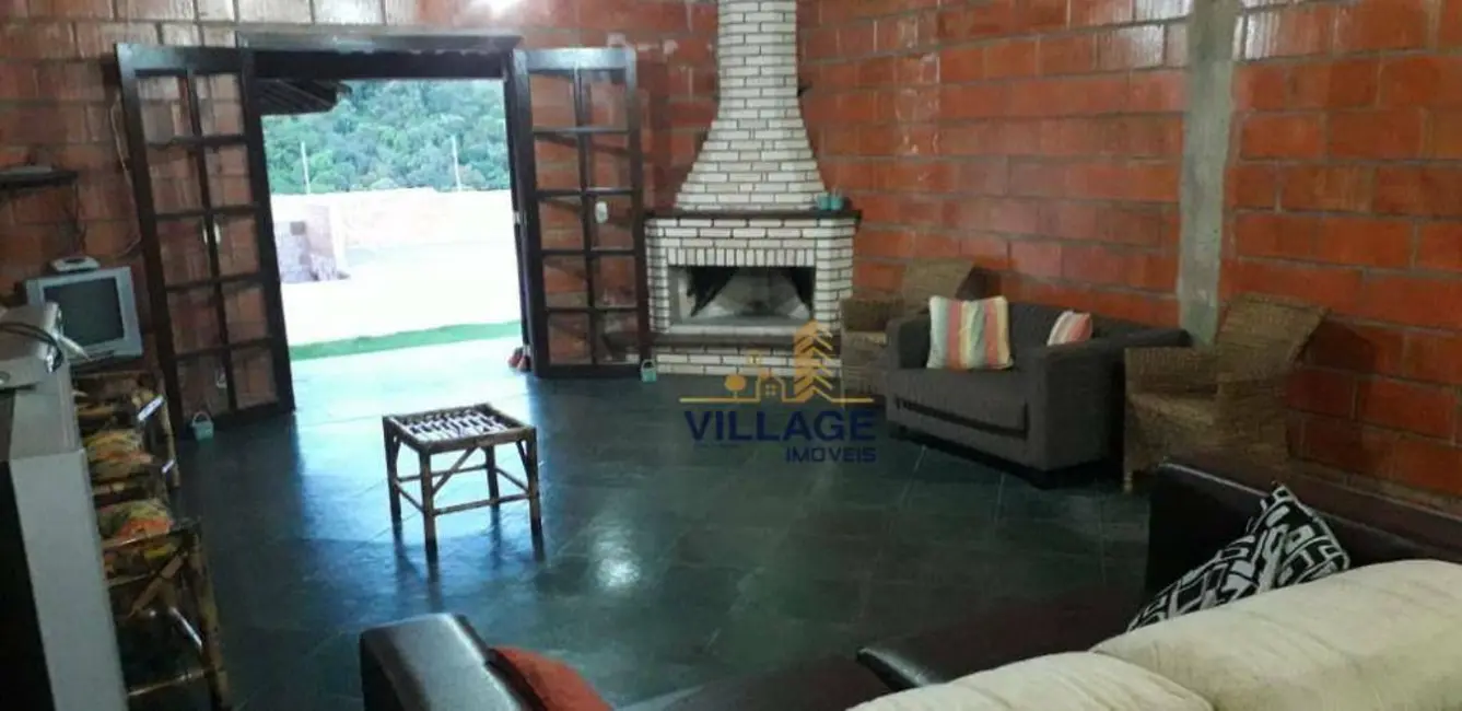 Chácara com 3 quartos à venda, 2000m2 em Mairinque - SP - imagem 6 Foto 6 de Chácara com 3 quartos à venda, 2000m2 em Mairinque - SP