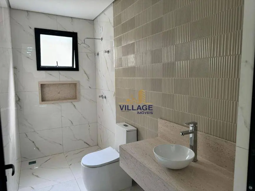 Foto 3 de Sobrado com 3 quartos à venda, 384m2 em Barueri - SP