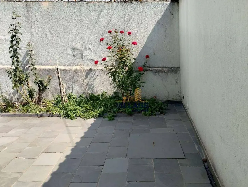 Casa com 3 quartos à venda, 336m2 em Pestana, Osasco - SP - imagem 4 Foto 4 de Casa com 3 quartos à venda, 336m2 em Pestana, Osasco - SP