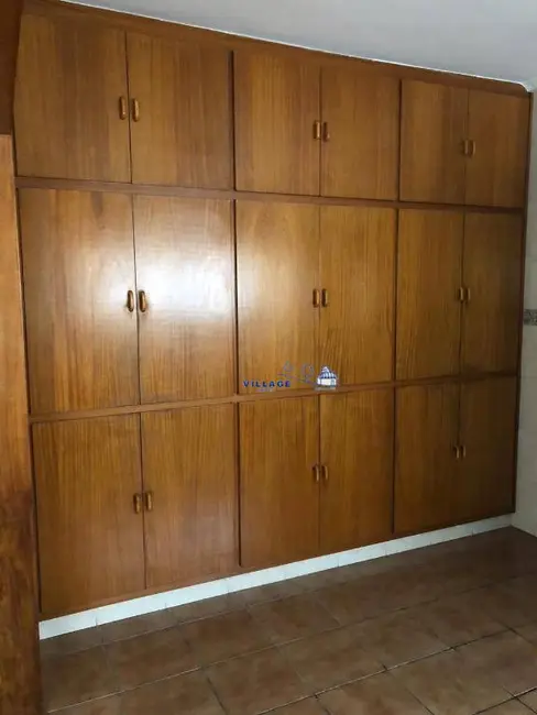 Foto 2 de Sobrado com 2 quartos à venda, 245m2 em Vila Mangalot, São Paulo - SP