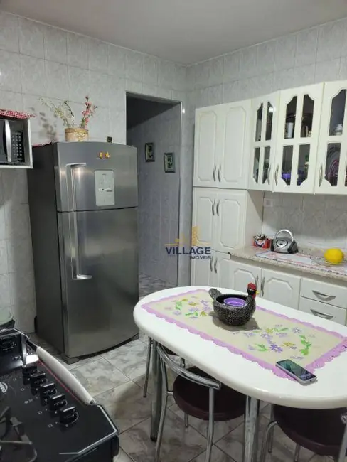 Foto 3 de Casa com 5 quartos à venda, 148m2 em Jardim Marisa, São Paulo - SP