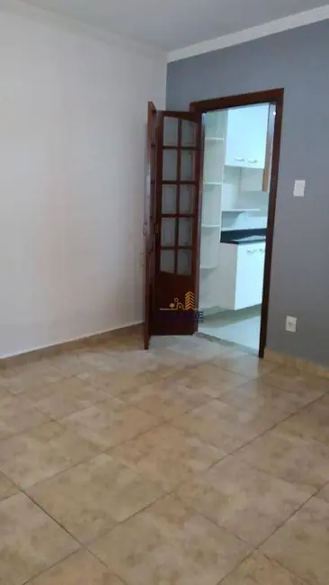 Casa com 3 quartos para alugar, 150m2 em Osasco - SP - imagem 3 Foto 3 de Casa com 3 quartos para alugar, 150m2 em Osasco - SP