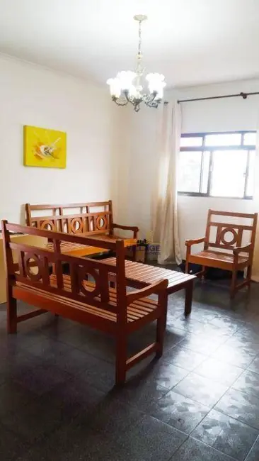 Foto 5 de Casa com 3 quartos para alugar, 250m2 em Jardim Mangalot, São Paulo - SP
