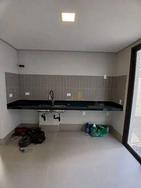 Foto 2 de Sobrado com 5 quartos à venda, 110m2 em Sao Sebastiao - SP