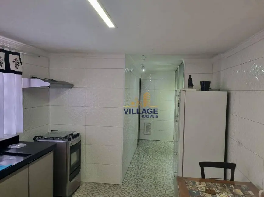 Foto 3 de Sobrado com 5 quartos à venda, 200m2 em Metalúrgicos, Osasco - SP