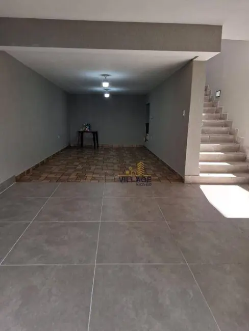 Foto 2 de Sobrado com 3 quartos para alugar, 150m2 em Jardim Santo Elias, São Paulo - SP