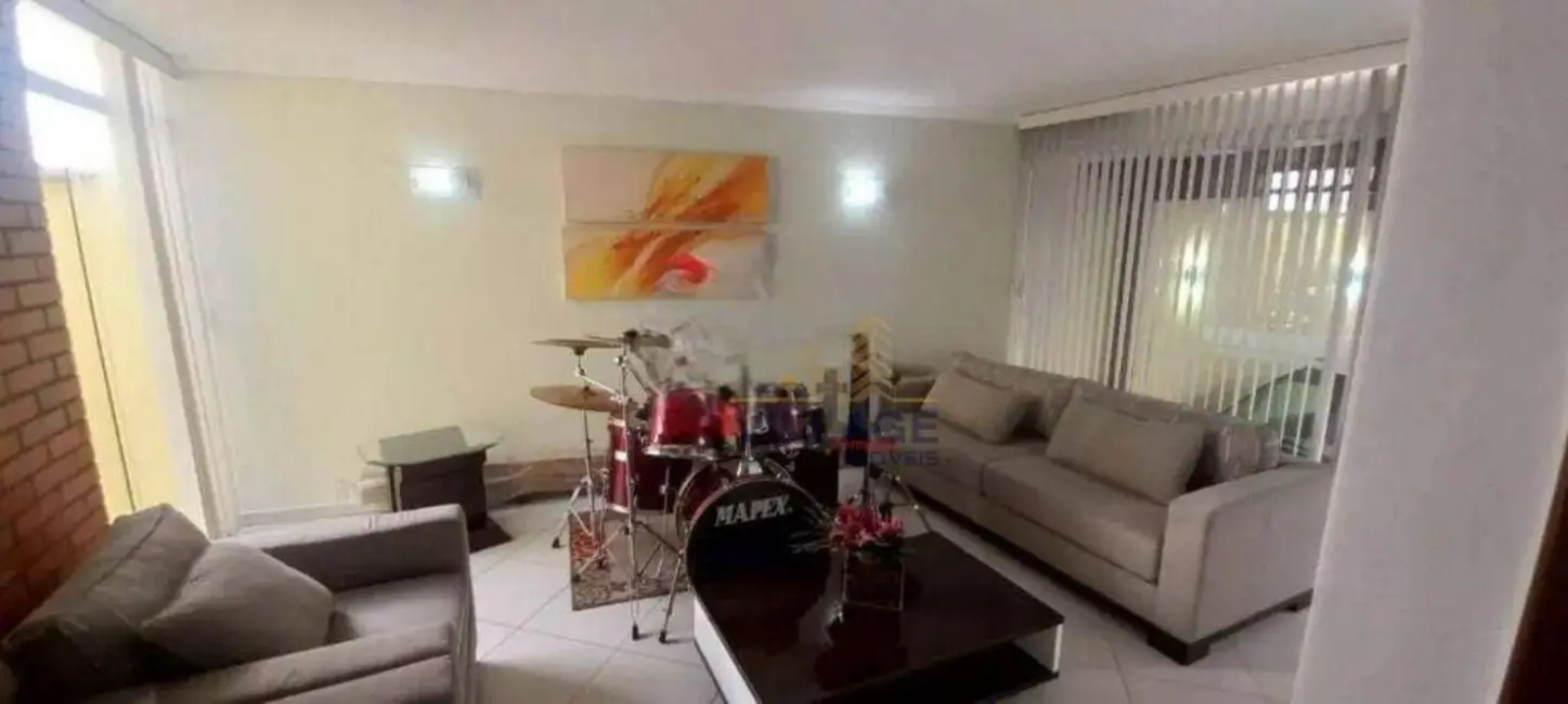 Foto 4 de Casa com 3 quartos à venda, 262m2 em Jardim Marisa, São Paulo - SP