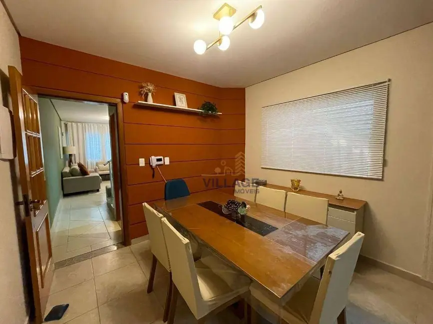 Sobrado com 3 quartos à venda, 125m2 em Vila Santa Edwiges, São Paulo - SP - imagem 4 Foto 4 de Sobrado com 3 quartos à venda, 125m2 em Vila Santa Edwiges, São Paulo - SP