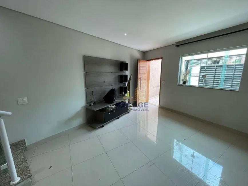 Foto 2 de Sobrado com 2 quartos à venda, 100m2 em Parque São Domingos, São Paulo - SP
